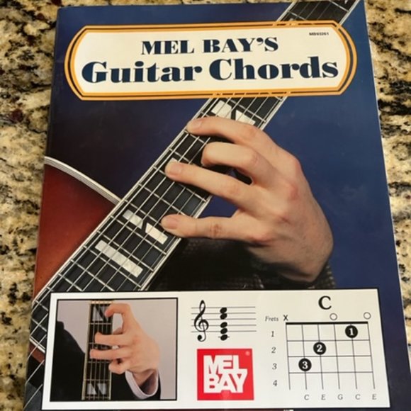 Bundle of 3 Learn to play Guitar and Songbooks - Picture 8 of 10